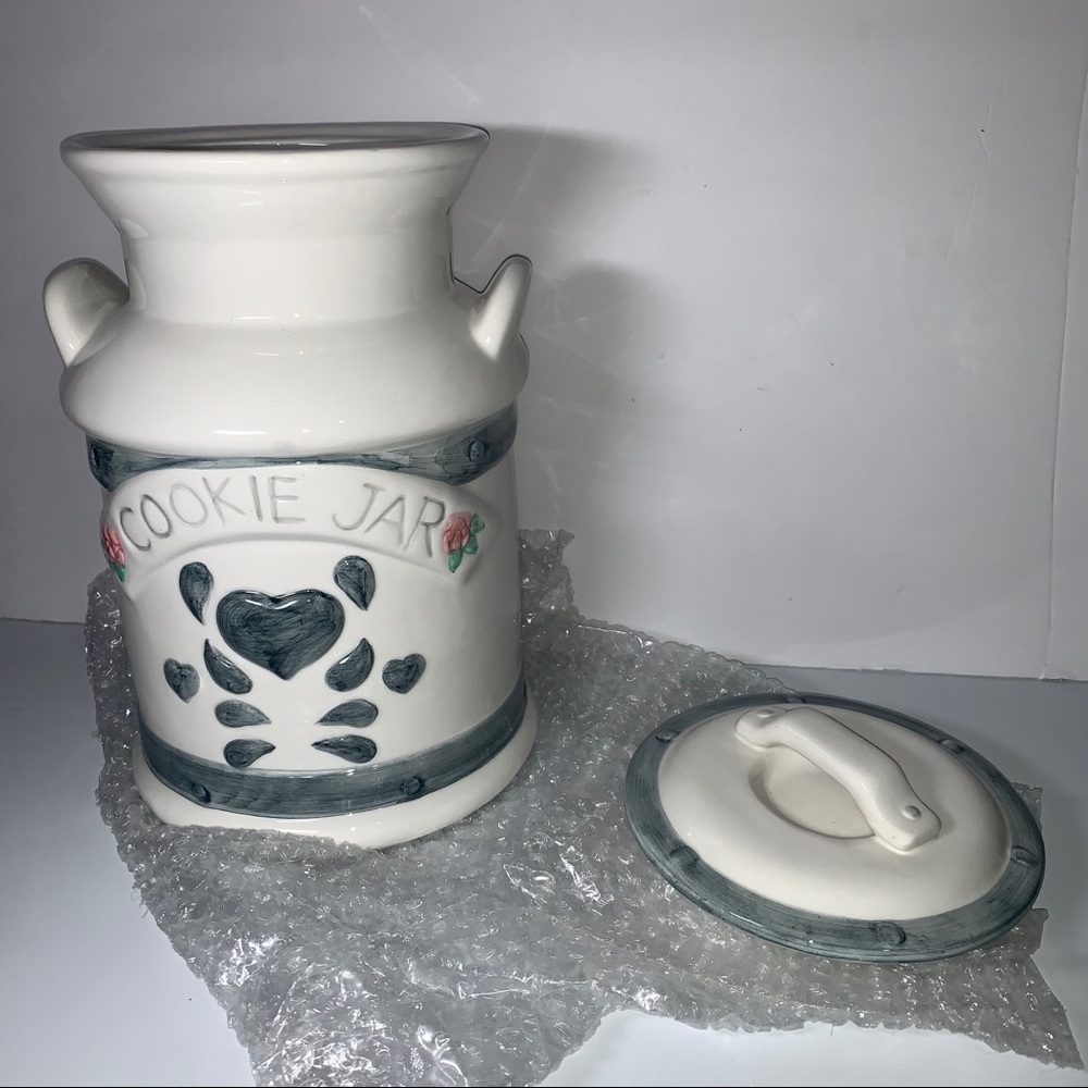 Home Trends Ceramic White Cookie Jar W/ Hearts Dec